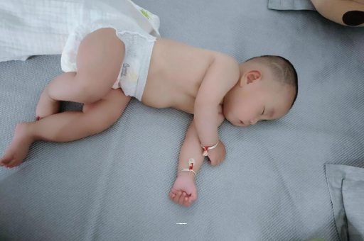 衢州几个月宝宝会抬头